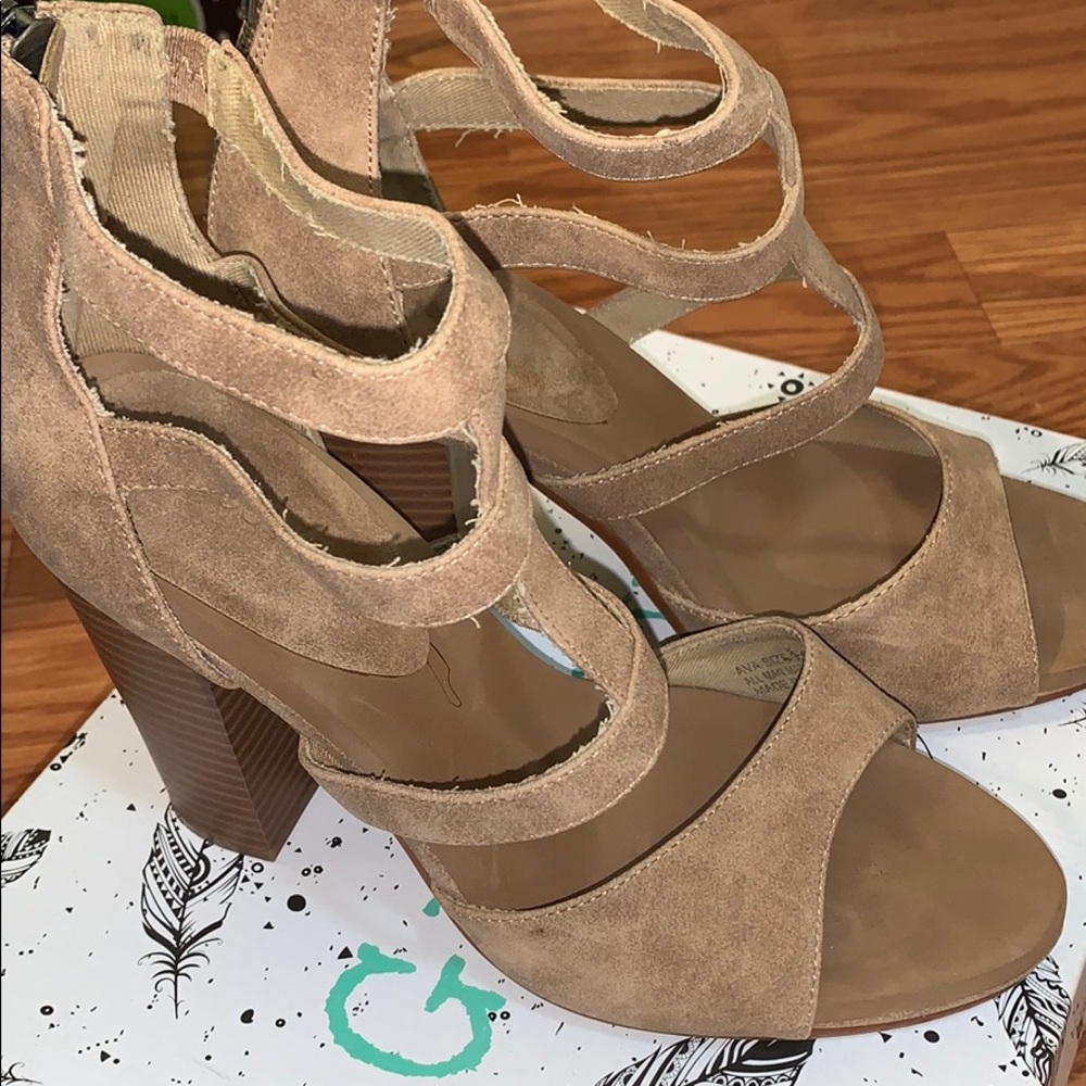 Groove Ava heeled sandal